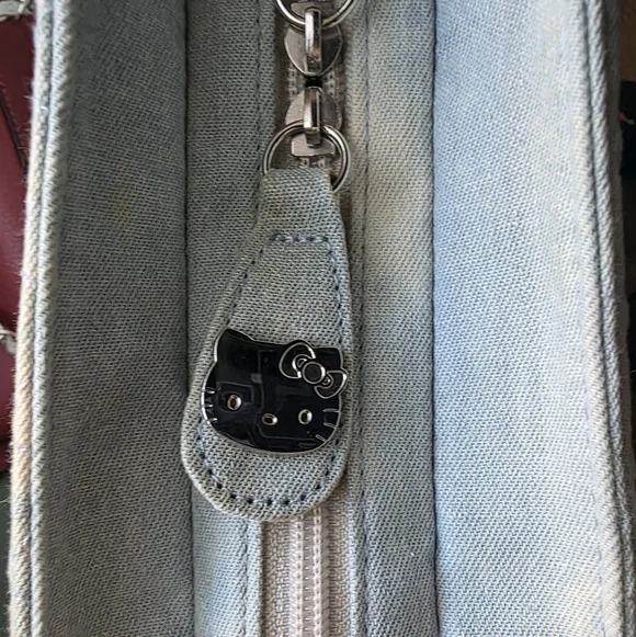 Hello Kitty Shoulder Bag - Picture 6 of 10